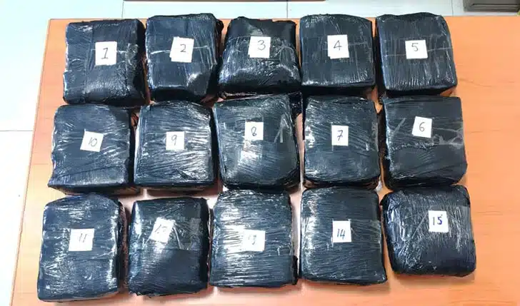 Aparat Direktorat Reserse Narkoba (Ditresnarkoba) Polda Lampung berhasil menggagalkan upaya penyelundupan narkotika jenis sabu seberat 15,7 kilogram yang hendak dibawa ke Pulau Jawa.